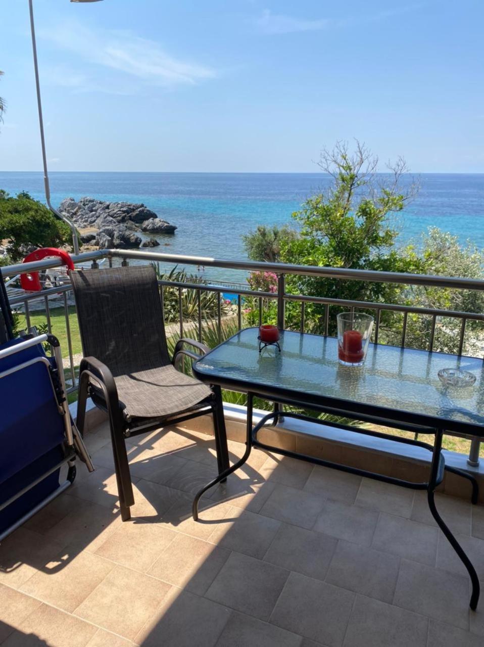 Kyana Big Blue Apartments Agia Paraskevi  Bagian luar foto